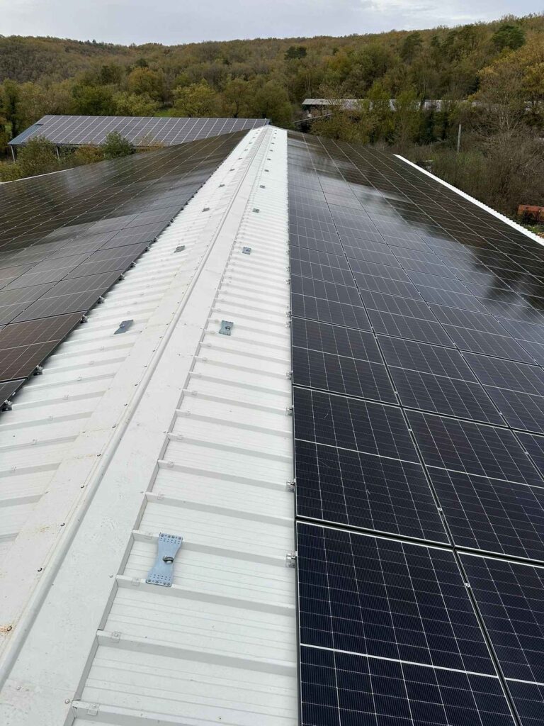Toiture photovoltaïque · Beney · 485,94 kWc  012