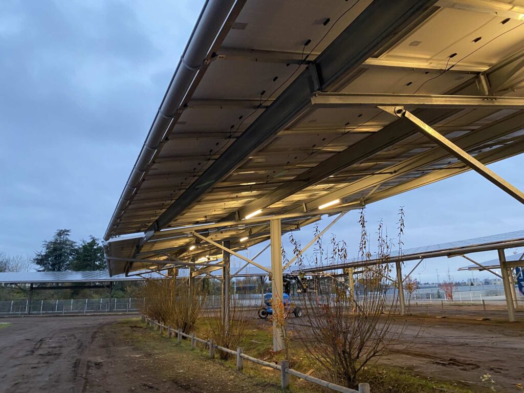 Ombrière photovoltaïque · Groupama Stadium (Lyon)  IMG 3666 1