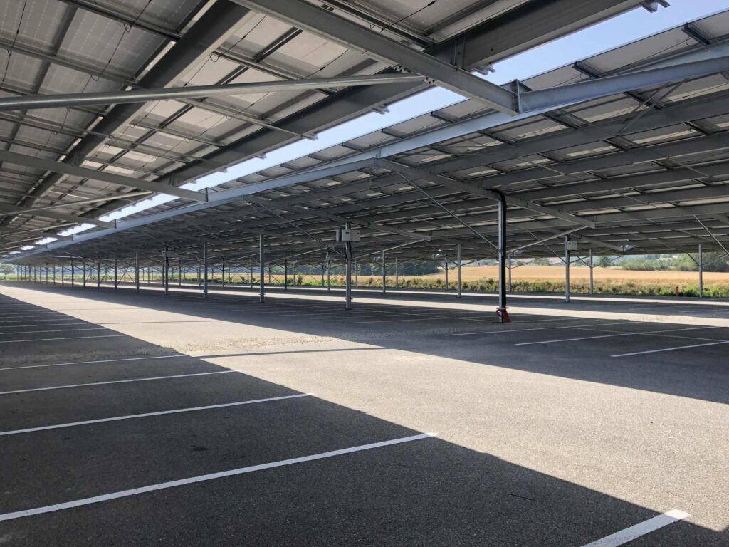 Ombrières photovoltaïques du Palais des Congrès en Drôme