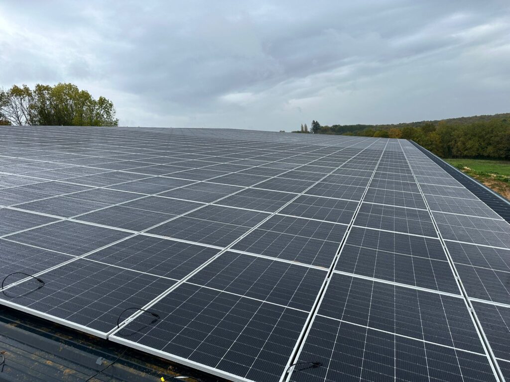 Couverture photovoltaïque agricole Genest en Dordogne – vue d’ensemble 1