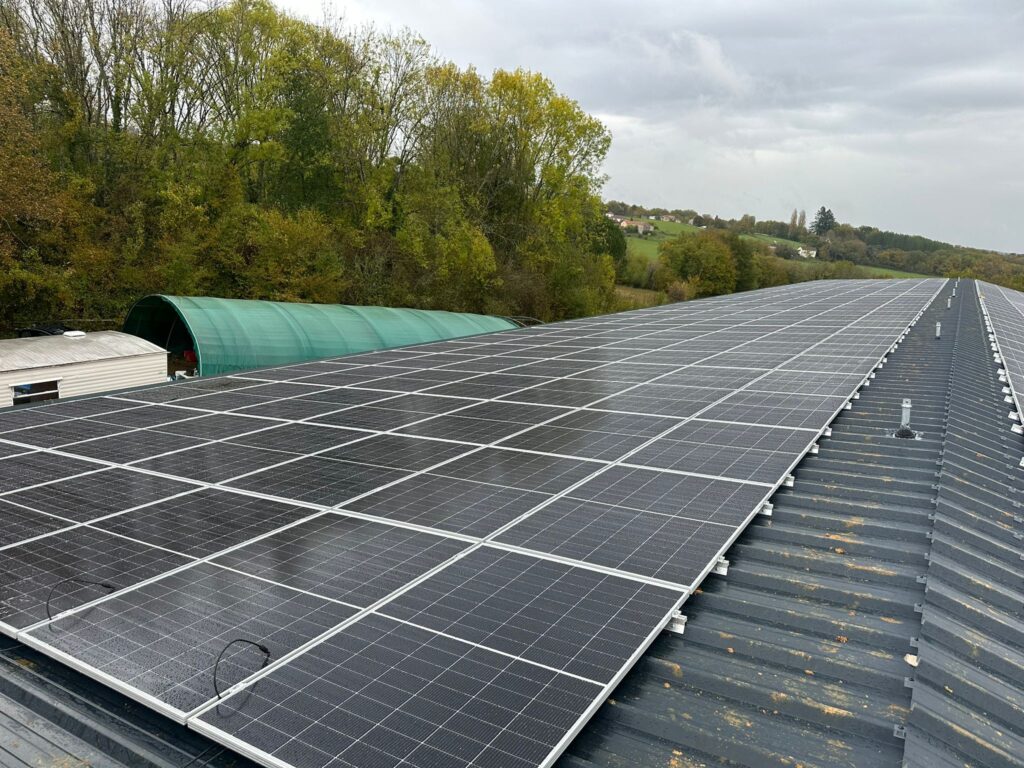 Couverture photovoltaïque agricole Genest en Dordogne – vue d’ensemble 2